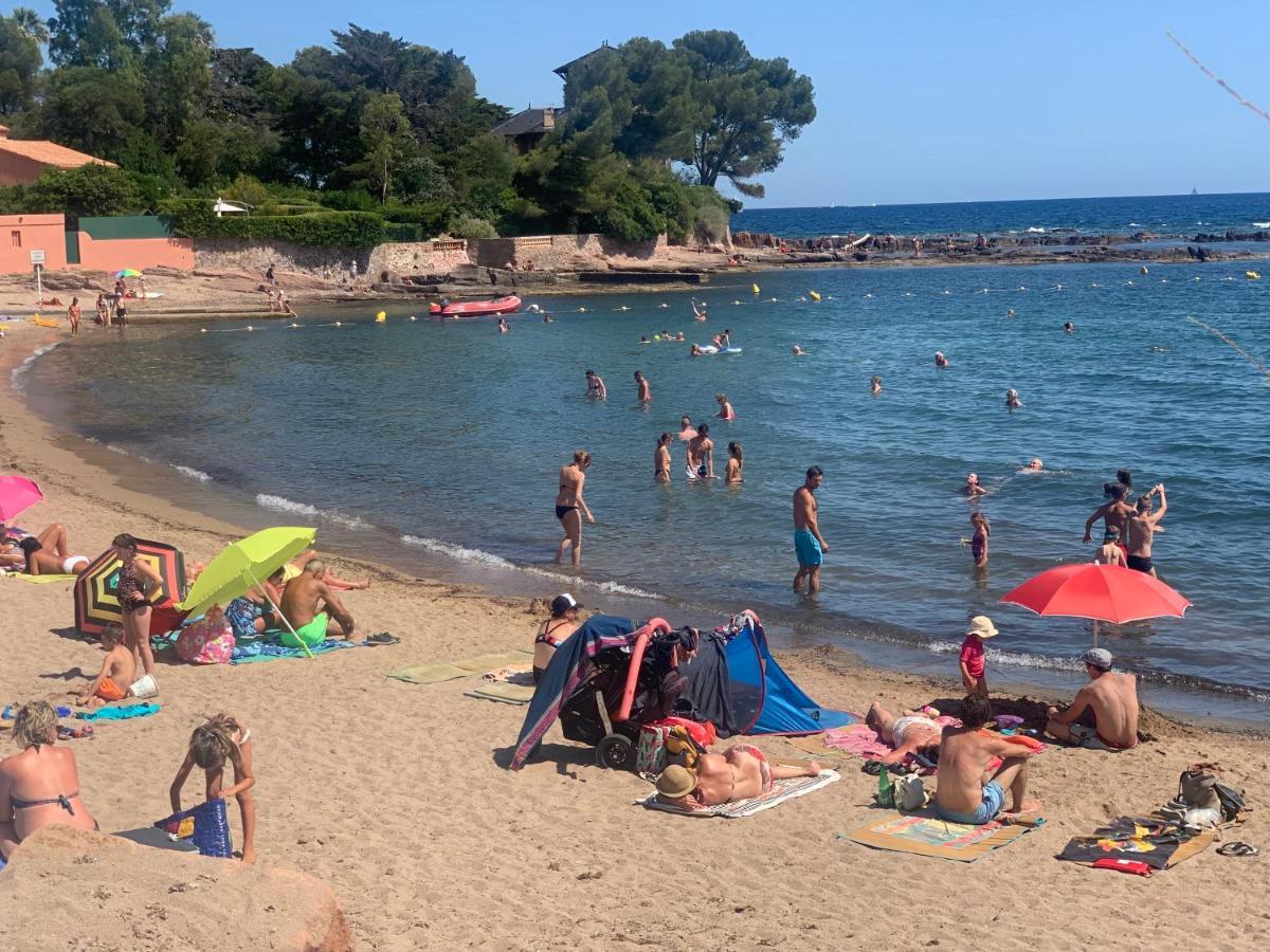 T2 Boulouris -St Raphael, 150 Metres De La Mer Saint-Raphaël Eksteriør billede